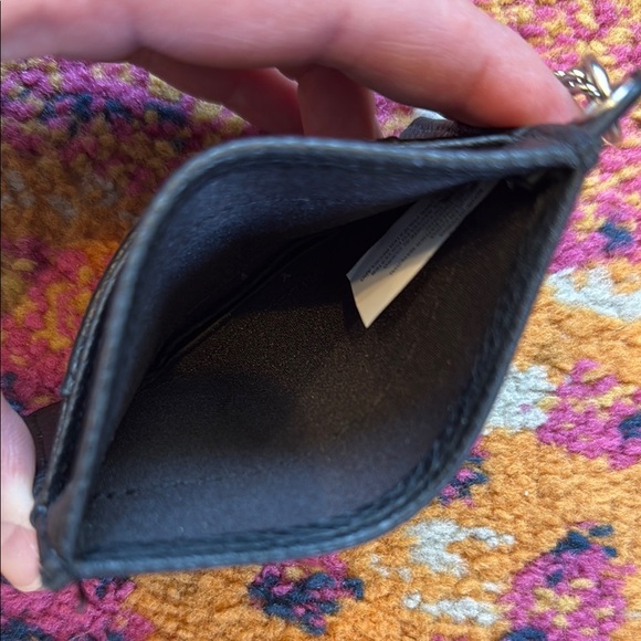 Black pebbled faux leather Key Card Holder with Chain - Picture 3 of 3